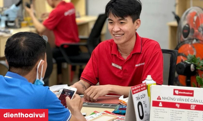 Dịch vụ thay m&agrave;n h&igrave;nh Vivo V10 tại Điện Thoại Vui được nhiều kh&aacute;ch h&agrave;ng tin tưởng lựa chọn