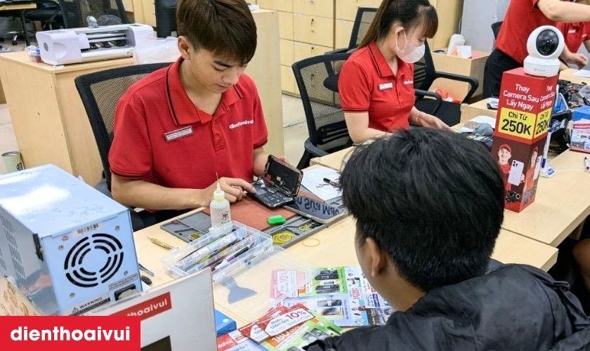 Quy trình thay màn hình Vivo V15 chuyên nghiệp tại Điện Thoại Vui