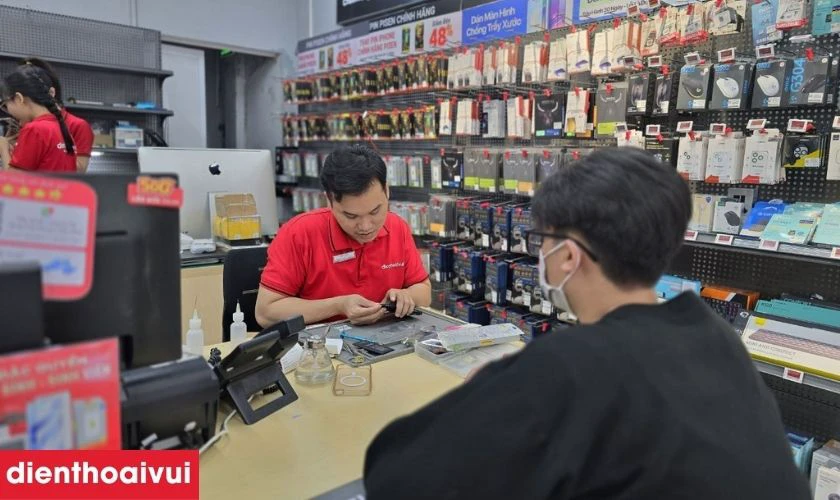 Quy tr&igrave;nh thay m&agrave;n h&igrave;nh Vivo V19 chuy&ecirc;n nghiệp lấy liền tại Điện Thoại Vui