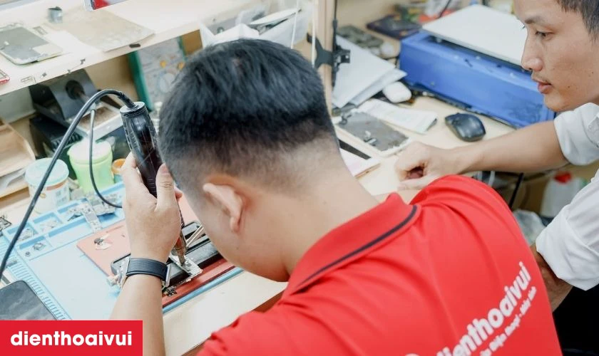 Quy tr&igrave;nh thay m&agrave;n h&igrave;nh Vivo X50 Pro chuy&ecirc;n nghiệp lấy liền tại Điện Thoại Vui