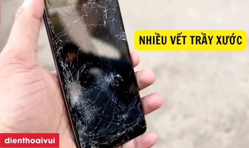 M&agrave;n h&igrave;nh bị trầy xước nhiều
