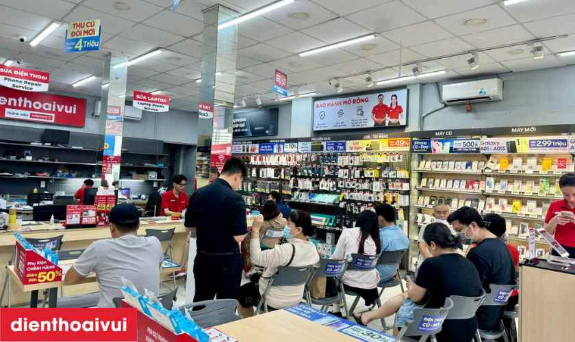 Cửa h&agrave;ng thay m&agrave;n h&igrave;nh Vivo X70 Pro ch&iacute;nh h&atilde;ng, lấy liền tại Điện Thoại Vui