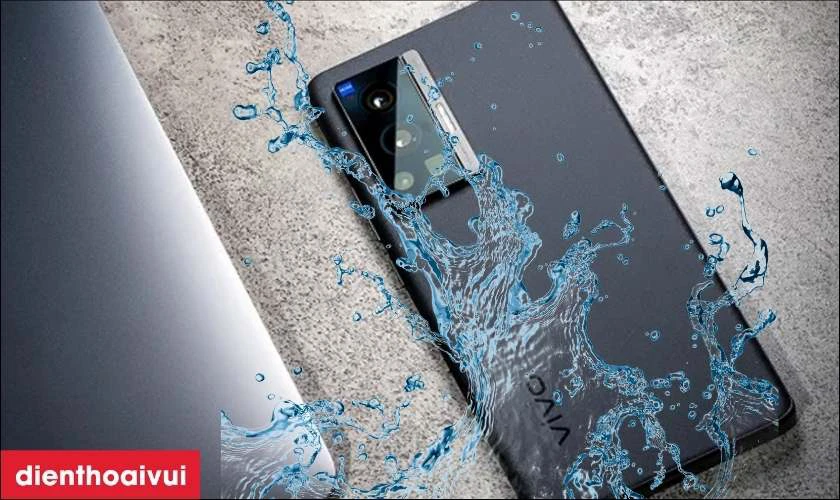 M&agrave;n h&igrave;nh điện thoại Vivo X80 bị ngấm nước