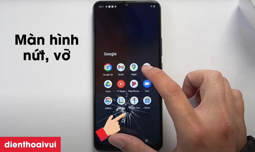 M&agrave;n h&igrave;nh nứt, vỡ g&acirc;y mất thẩm mỹ v&agrave; kh&oacute; khăn khi sử dụng
