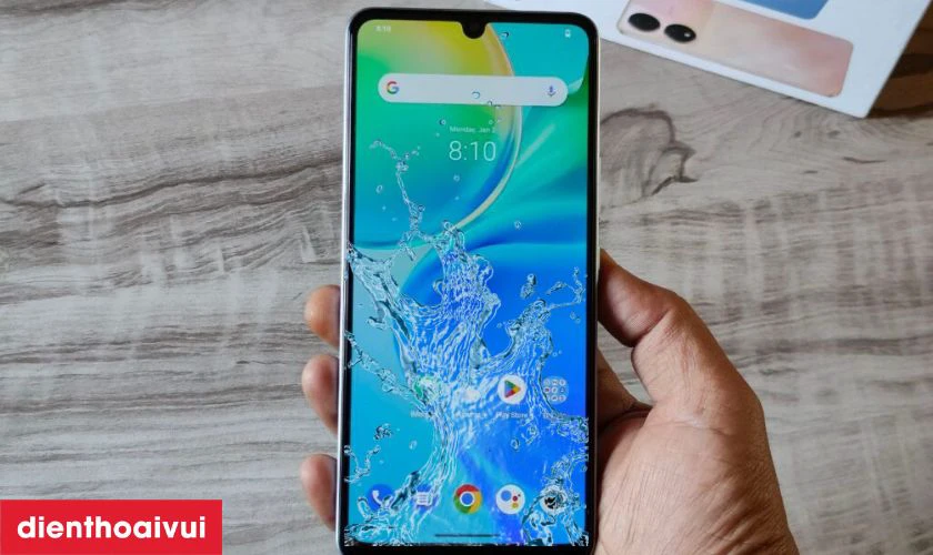Vivo Y100 thấm nước v&agrave;o m&agrave;n h&igrave;nh cần phải thay