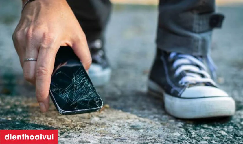 Rơi rớt v&agrave; va đập mạnh