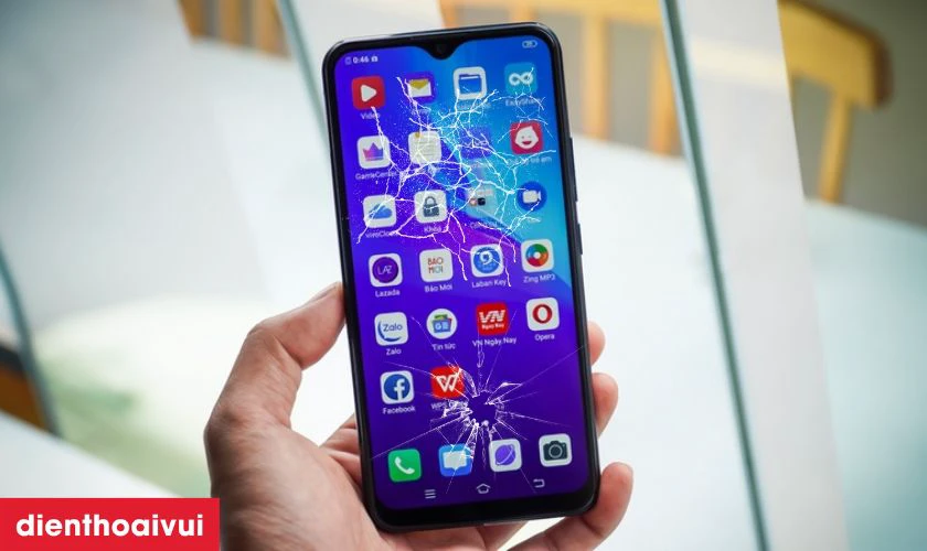 Vivo Y11s thường xuy&ecirc;n va chạm, rơi rớt