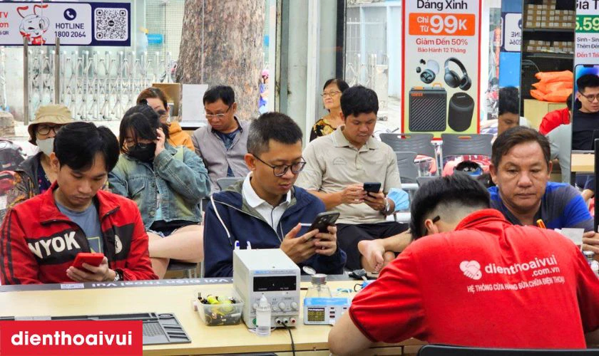 Địa chỉ thay m&agrave;n h&igrave;nh Vivo Y17 h&atilde;ng Safety lấy liền tại Điện Thoại Vui