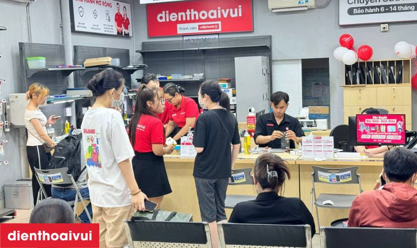 Dịch vụ thay m&agrave;n h&igrave;nh Vivo Y19 h&atilde;ng Safety lấy liền tại Điện Thoại Vui