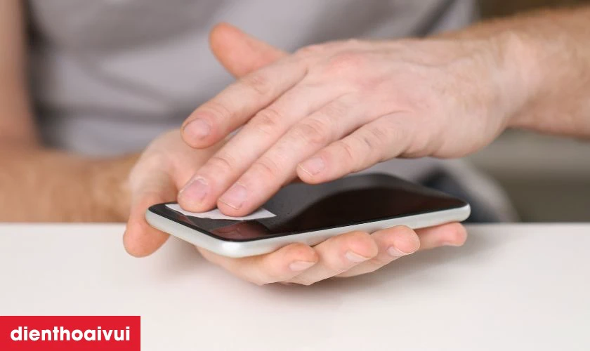 Quy tr&igrave;nh thay m&agrave;n h&igrave;nh Vivo Y30 chuy&ecirc;n nghiệp lấy liền tại Điện Thoại Vui