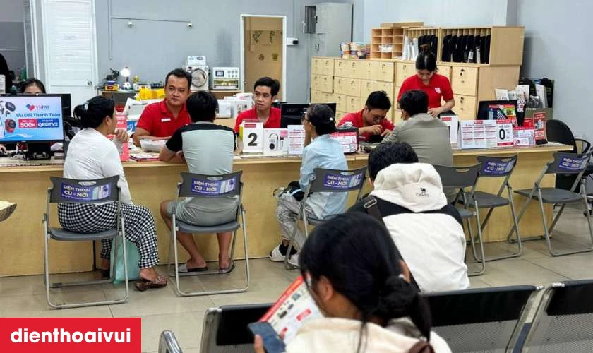 Quy tr&igrave;nh thay m&agrave;n h&igrave;nh Vivo Y55a chuy&ecirc;n nghiệp lấy liền tại Điện Thoại Vui