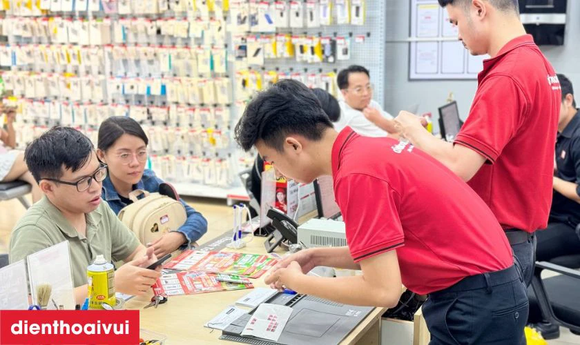 Quy tr&igrave;nh thay m&agrave;n h&igrave;nh Vivo Y7 chuy&ecirc;n nghiệp lấy liền tại Điện Thoại Vui