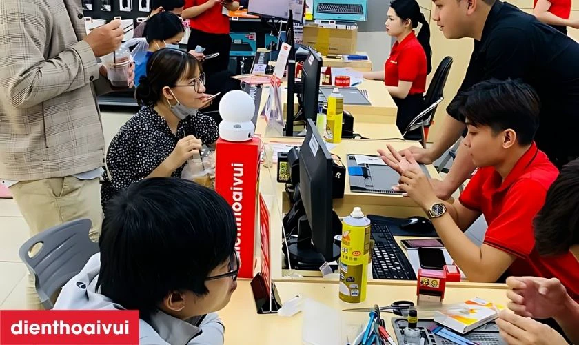 Quy tr&igrave;nh thay m&agrave;n h&igrave;nh Vivo Y70 chuy&ecirc;n nghiệp lấy liền tại Điện Thoại Vui