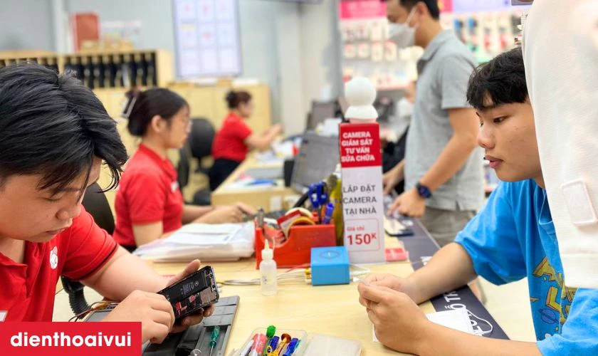 Kiểm tra v&agrave; ho&agrave;n thiện Vivo Y75