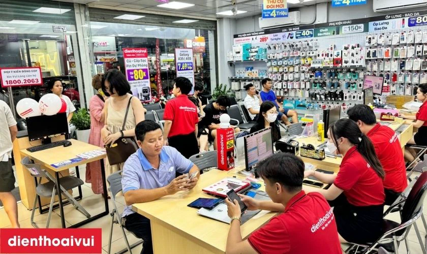 Dịch vụ thay m&agrave;n h&igrave;nh Vivo Y76s ch&iacute;nh h&atilde;ng, lấy liền tại Điện Thoại Vui