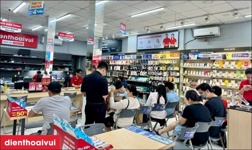 Dịch vụ thay m&agrave;n h&igrave;nh Vivo Y77e ch&iacute;nh h&atilde;ng, lấy liền tại Điện Thoại Vui