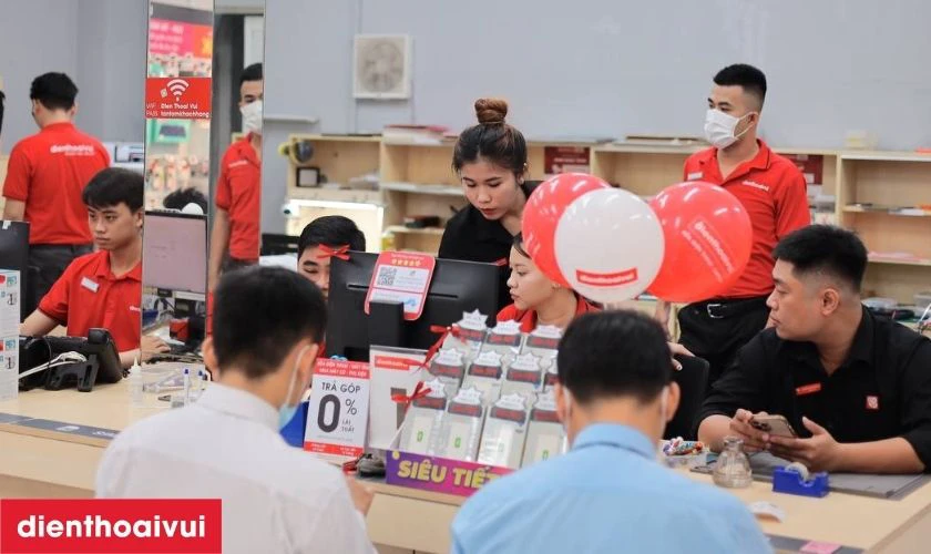 B&agrave;n giao điện thoại Vivo Y77T sau khi thay m&agrave;n h&igrave;nh