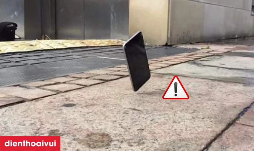 Điện thoại bị va đập mạnh, rơi rớt