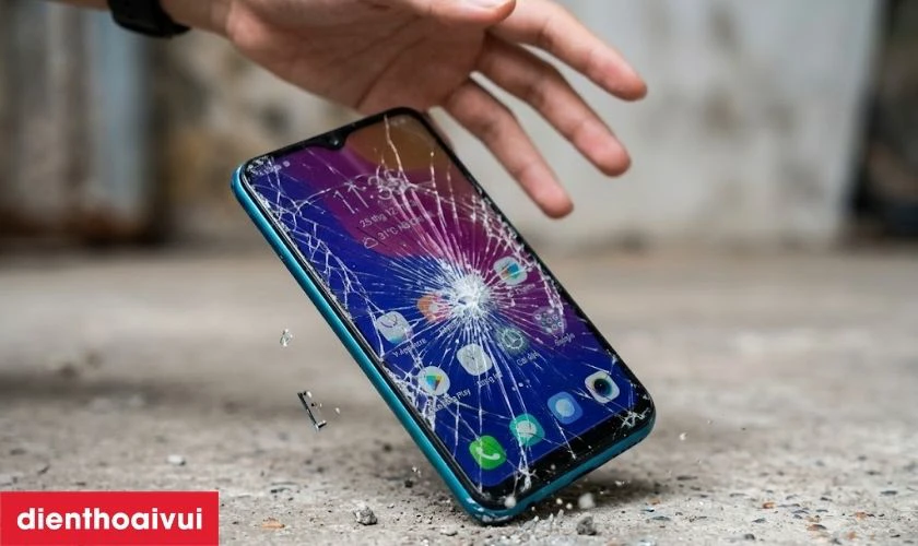 Nguy&ecirc;n nh&acirc;n điện thoại bị vỡ, chảy mực