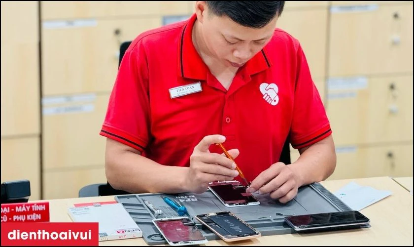 Quy trình thay màn hình Vsmart tại Điện Thoại Vui