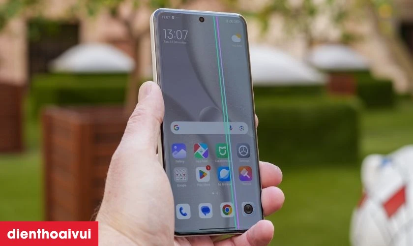 Trường hợp cần thay m&agrave;n h&igrave;nh Xiaomi 15 Ultra