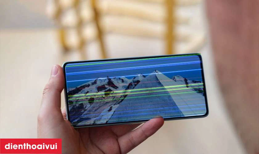 Xuất hiện những đốm đen chắn tầm nh&igrave;n