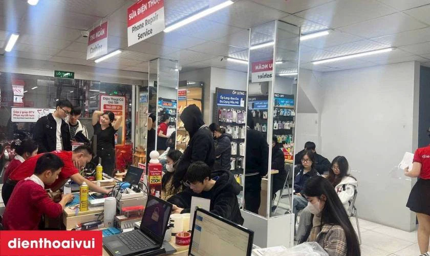 Dịch vụ thay m&agrave;n h&igrave;nh Xiaomi Poco F6 Pro 5G ch&iacute;nh h&atilde;ng, lấy liền tại Điện Thoại Vui