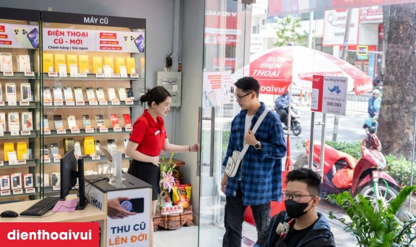 Cửa h&agrave;ng thay m&agrave;n h&igrave;nh Xiaomi Poco M6 Pro 5G ở đ&acirc;u uy t&iacute;n