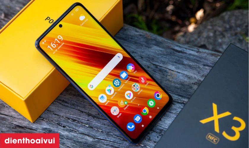 Giới thiệu m&agrave;n h&igrave;nh điện thoại Xiaomi Poco X3 NFC