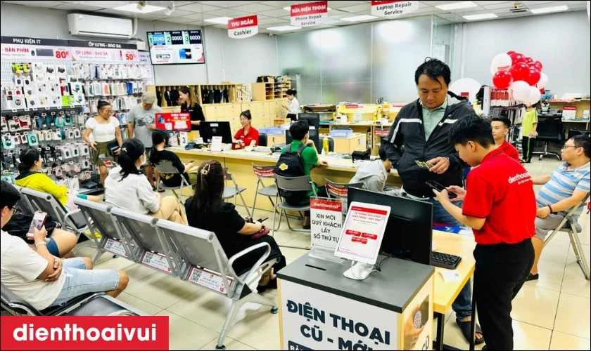 Dịch vụ thay m&agrave;n h&igrave;nh Xiaomi Redmi 10 chất lượng gi&aacute; tốt tại Điện Thoại Vui