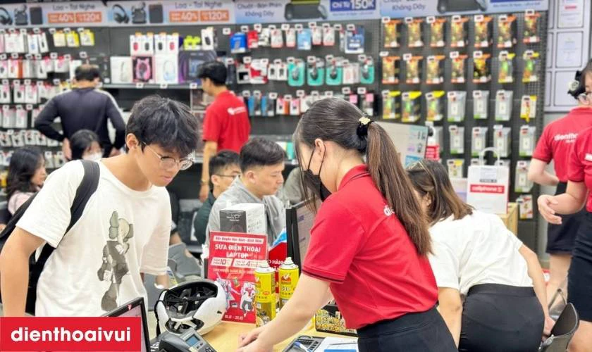Quy tr&igrave;nh thay m&agrave;n h&igrave;nh Xiaomi huy&ecirc;n nghiệp lấy liền tại Điện Thoại Vui