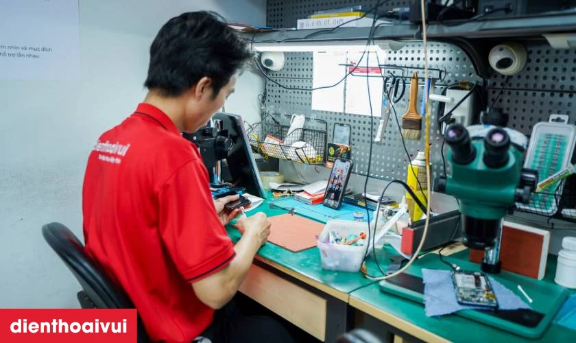 Quy tr&igrave;nh thay m&agrave;n h&igrave;nh Xiaomi Redmi