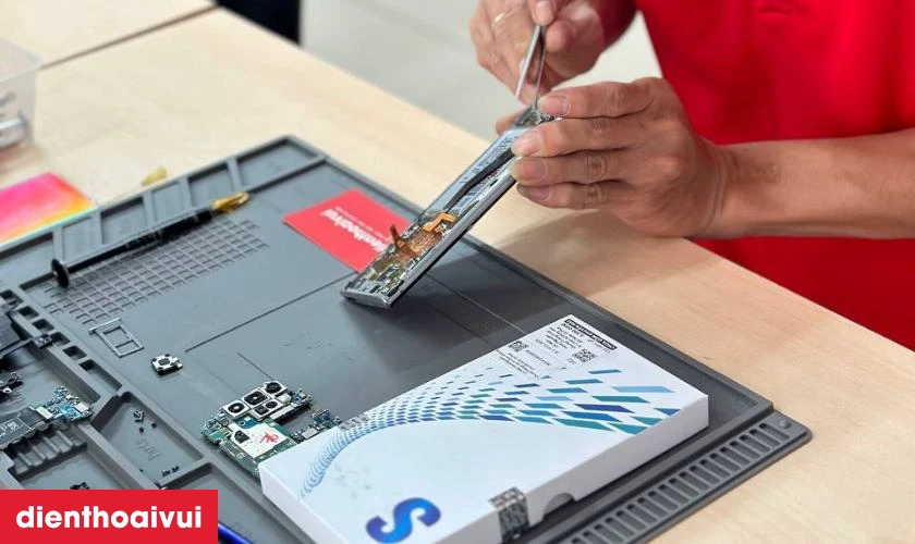 Quy tr&igrave;nh thay m&agrave;n h&igrave;nh Xiaomi Redmi K40 Pro minh bạch