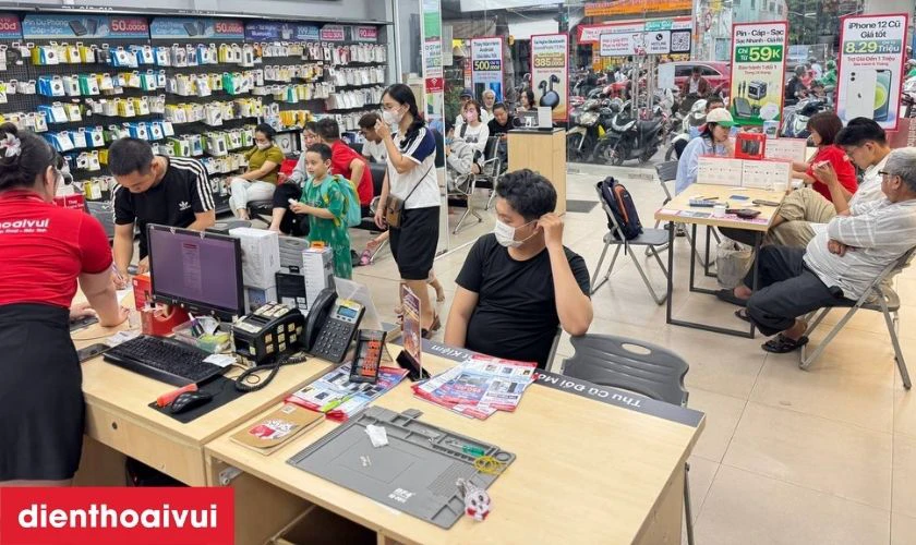 V&igrave; sao bạn n&ecirc;n thay m&agrave;n h&igrave;nh Xiaomi Redmi Note 10 ch&iacute;nh h&atilde;ng GENA loại A+ tại Điện Thoại Vui?