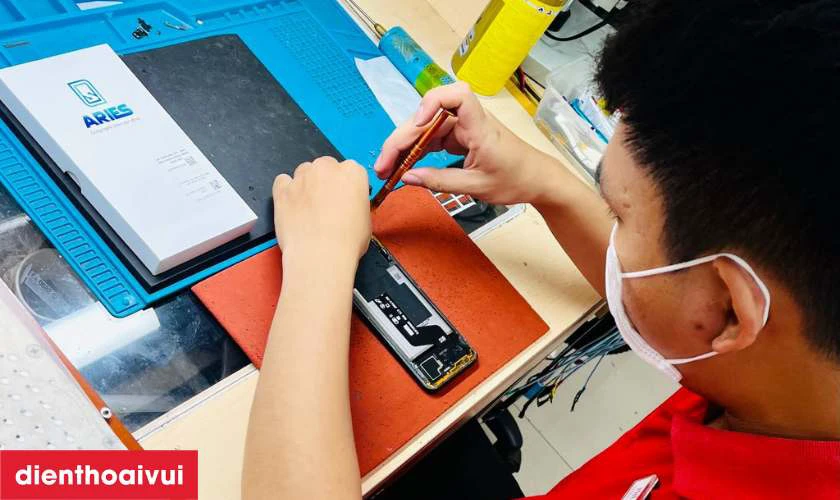 Quy trình thay màn hình Xiaomi Redmi 10S chuyên nghiệp