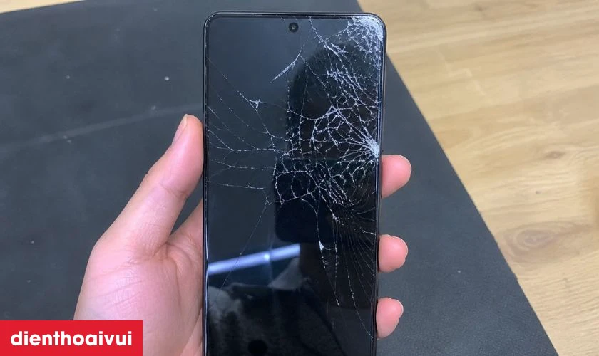 Trường hợp cần thay m&agrave;n h&igrave;nh Xiaomi Redmi Note 12 Turbo?