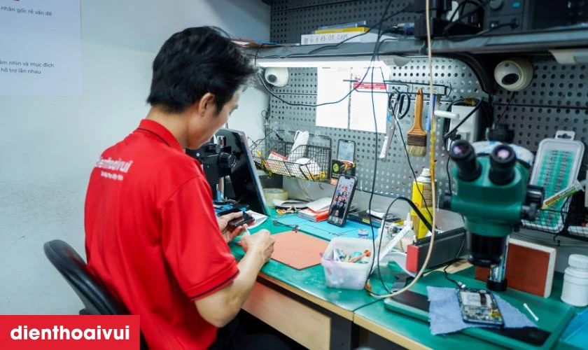 Thay màn hình Xiaomi Redmi Note 13 Pro Plus chính hãng GENA loại Pro giá rẻ tại Điện Thoại Vui