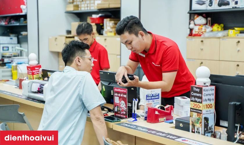 Thay m&agrave;n h&igrave;nh Xiaomi Redmi Note 15C ch&iacute;nh h&atilde;ng GENA loại Pro tại Điện Thoại Vui