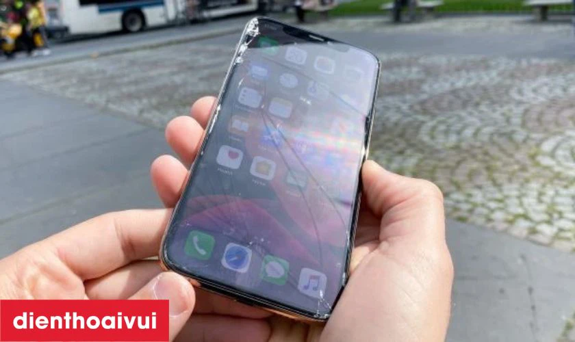 Sử dụng phụ kiện v&agrave; thiết bị bảo vệ k&eacute;m chất lượng