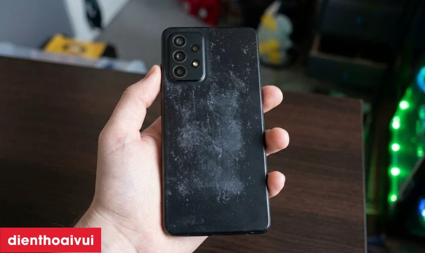 Khi nào cần nắp lưng Samsung A52?