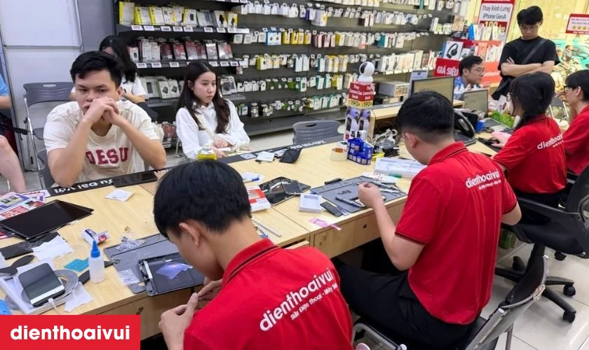 Quy tr&igrave;nh thay n&uacute;t volume điện thoại OPPO chuy&ecirc;n nghiệp tại Điện Thoại Vui