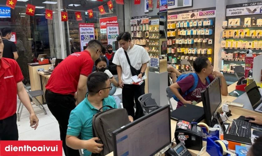 V&igrave; sao n&ecirc;n thay n&uacute;t volume Samsung Galaxy S8 Plus ở Điện Thoại Vui?
