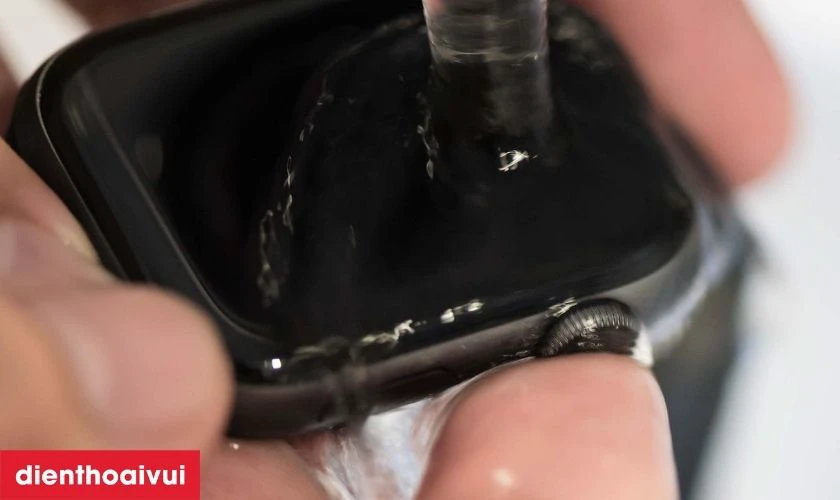 Nguy&ecirc;n nh&acirc;n khiến Digital Crown Apple Watch Series 4 40mm bị hư