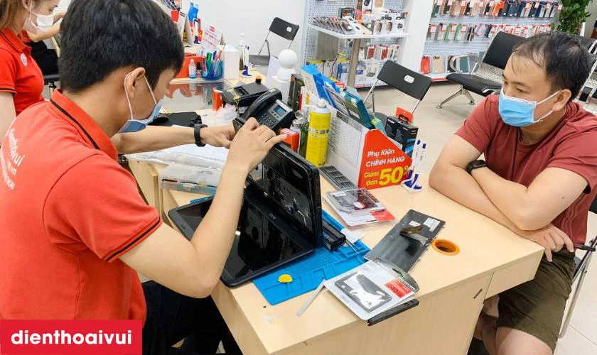 Quy tr&igrave;nh thay ổ cứng Kingston cho laptop tại Điện Thoại Vui