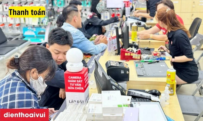 Kh&aacute;ch h&agrave;ng sẽ tiến h&agrave;nh thanh to&aacute;n