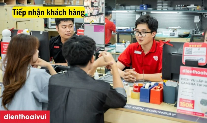Quy tr&igrave;nh thay pin MacBook Pro 2018 15 inch ti&ecirc;u chuẩn tại Điện Thoại Vui