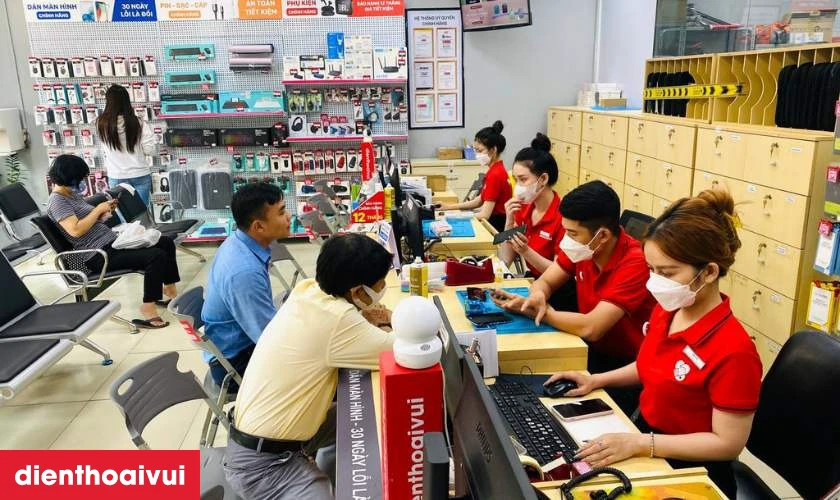 Dịch vụ thay pin Apple Watch Series 2 lấy liền tại Điện Thoại Vui