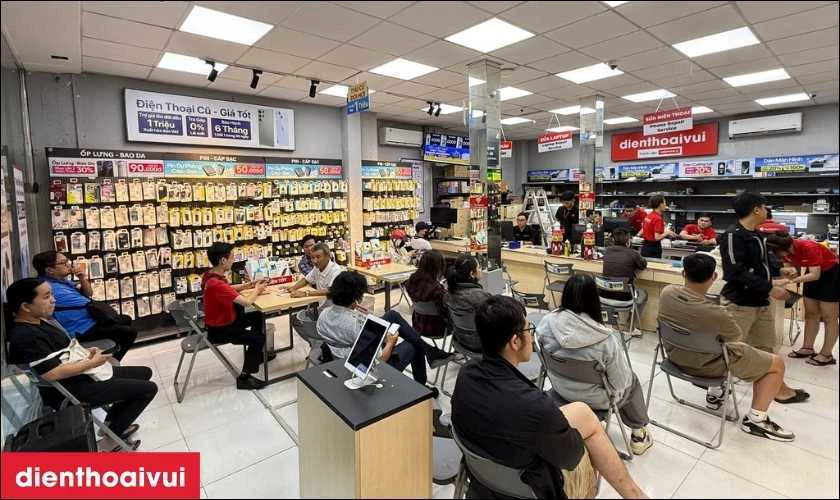 Dịch vụ thay pin lấy liền tại Điện Thoại Vui