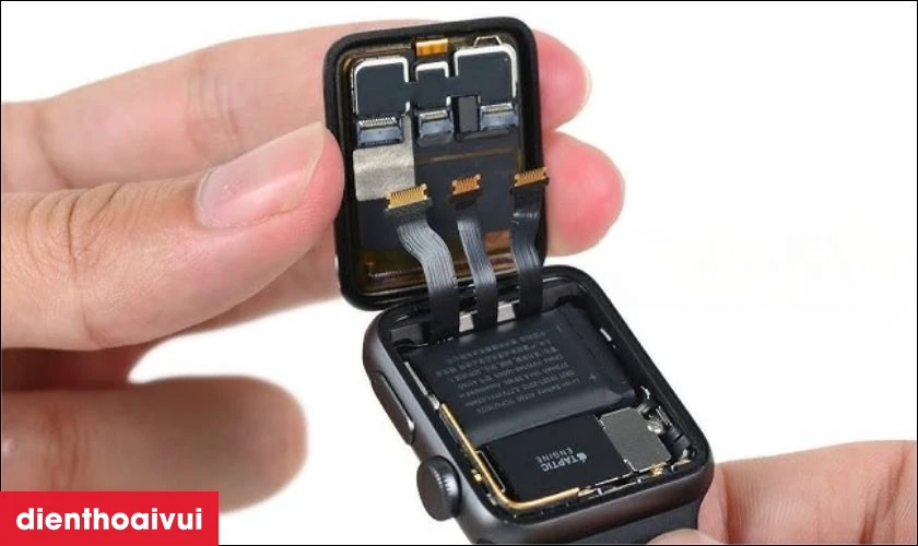 Thay pin Apple Watch gi&uacute;p kh&ocirc;i phục hiệu suất cho thiết bị