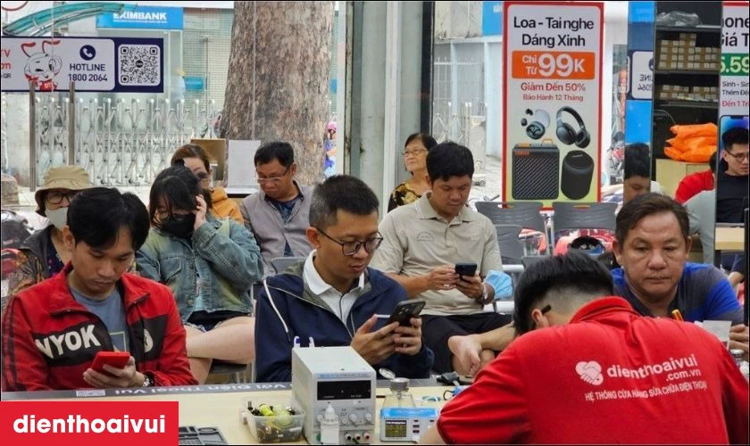 Điện Thoại Vui l&agrave; địa chỉ thay pin Apple Watch Series 7 uy t&iacute;n